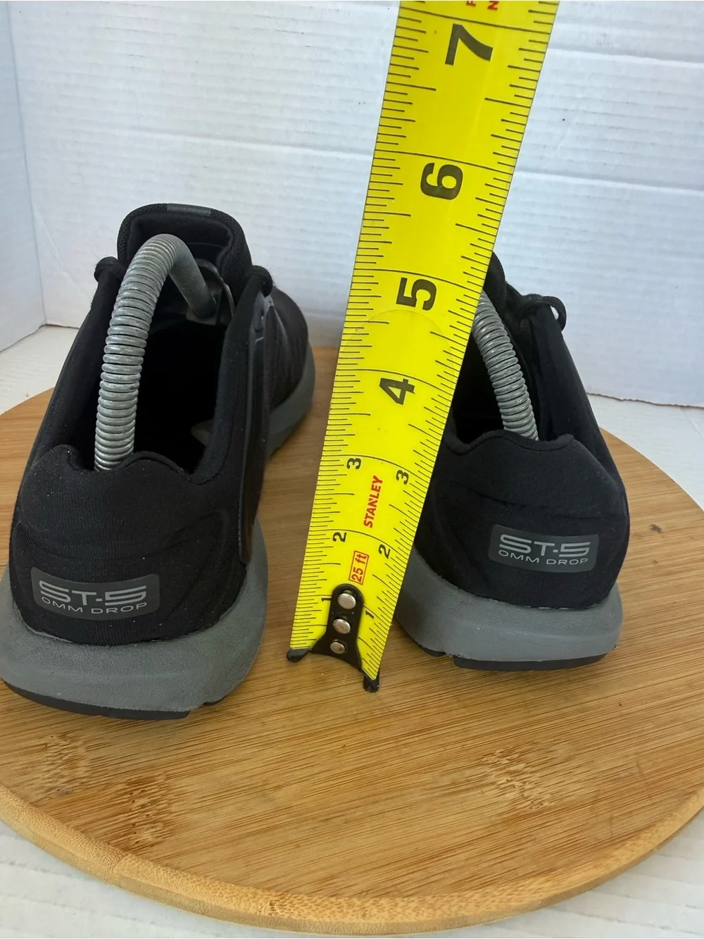 Topo Athletic ST-5 Men 9.5 Sneakers Minimalist Black Charcoal Lace Running Shoes